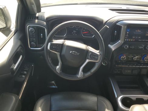 Used 2021 Chevrolet Silverado 1500 LT Trail Boss w/ Convenience Package II image 18