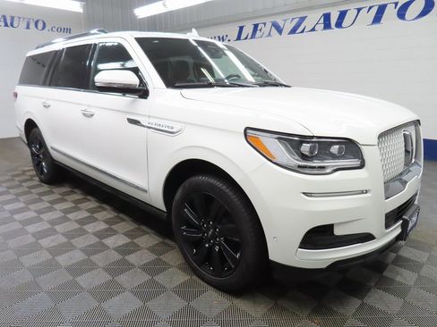 Used 2024 Lincoln Navigator L Reserve w/ Equipment Group 201A image 3