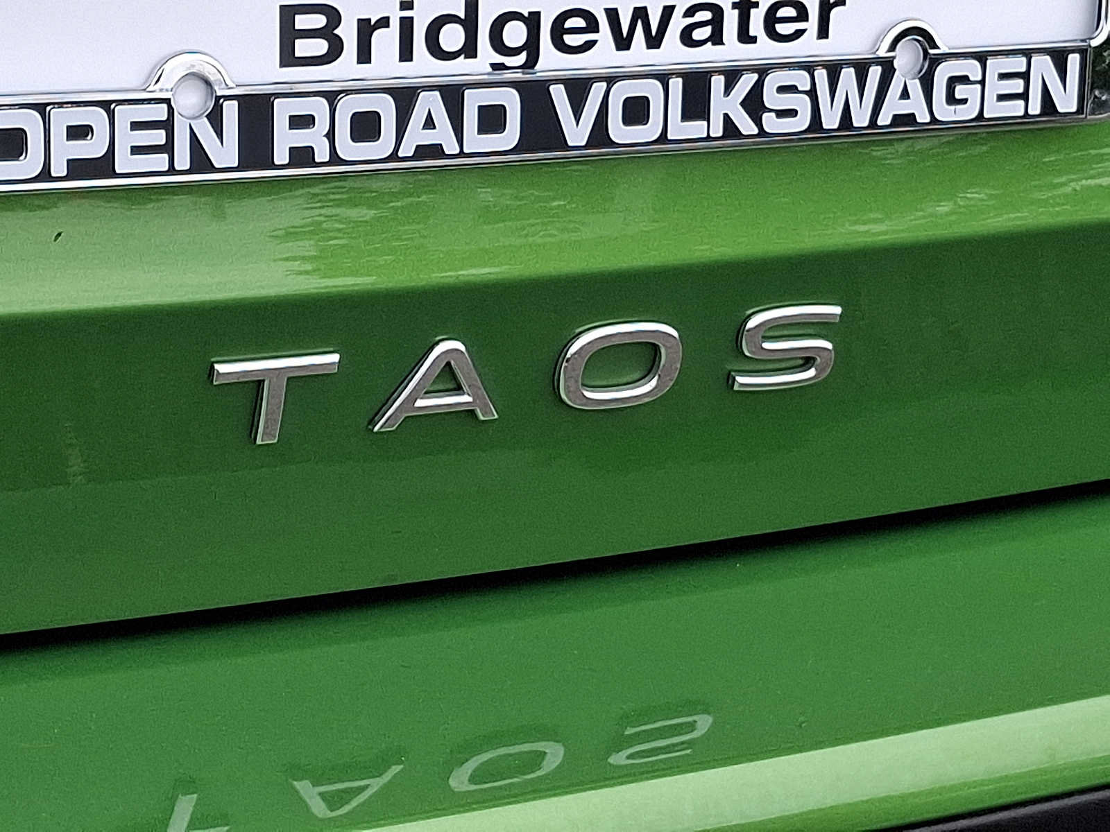 Used 2025 Volkswagen Taos SE FWD image 29