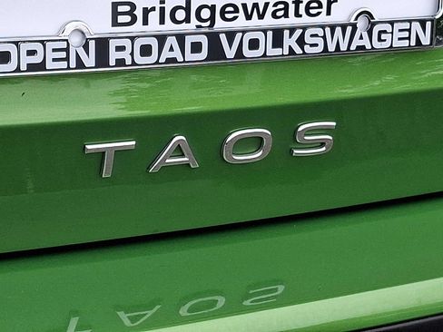Used 2025 Volkswagen Taos SE FWD image 29