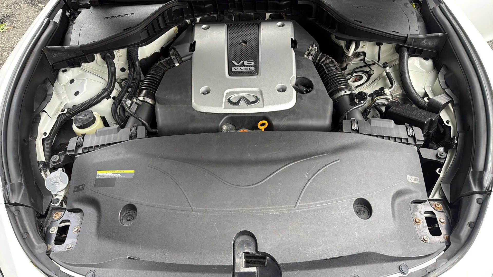 Used 2015 INFINITI Q70 3.7 w/ Deluxe Touring Package AWD/4WD image 44