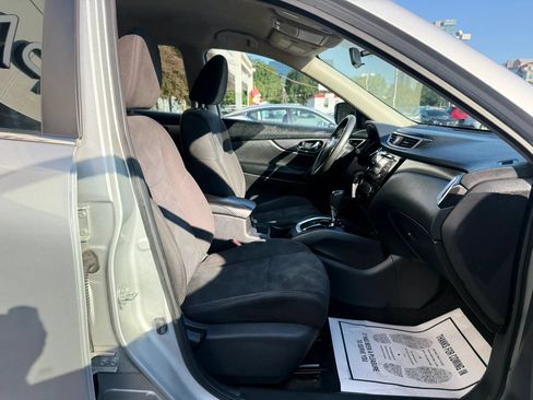 Used 2015 Nissan Rogue S AWD/4WD image 31