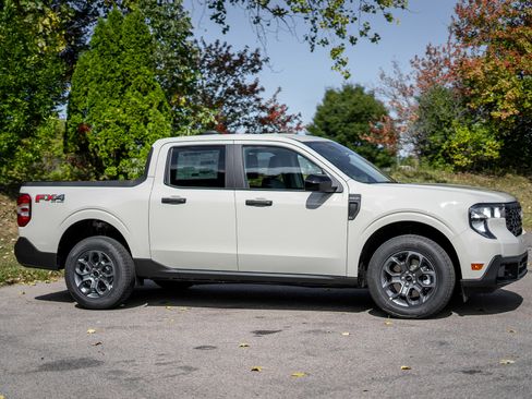 New 2025 Ford Maverick XLT w/ XLT Luxury Package image 4