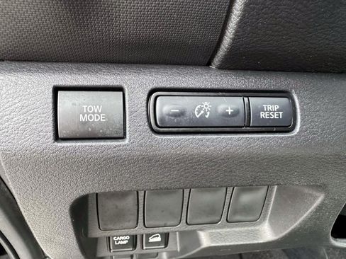 Used 2022 Nissan Frontier SV AWD/4WD image 17