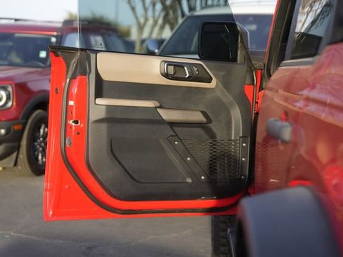 Used 2022 Ford Bronco Wildtrak image 29