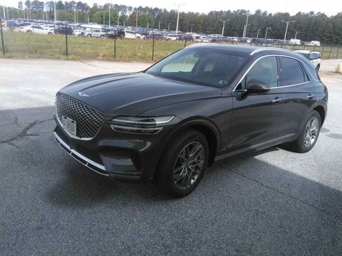 Used 2025 Genesis GV70 2.5T image 1