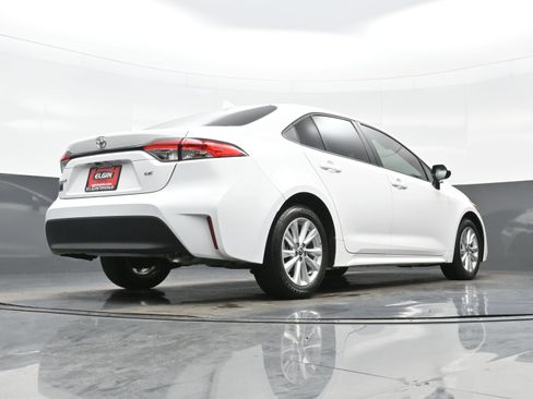 Used 2025 Toyota Corolla LE w/ LE Premium Package image 30