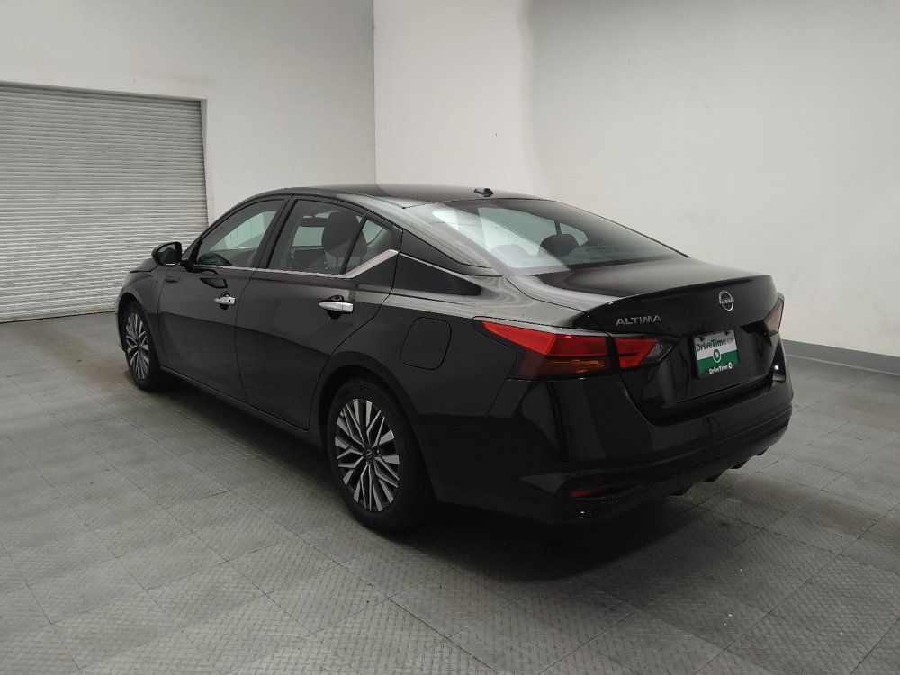 Used 2025 Nissan Altima 2.5 SV FWD image 5
