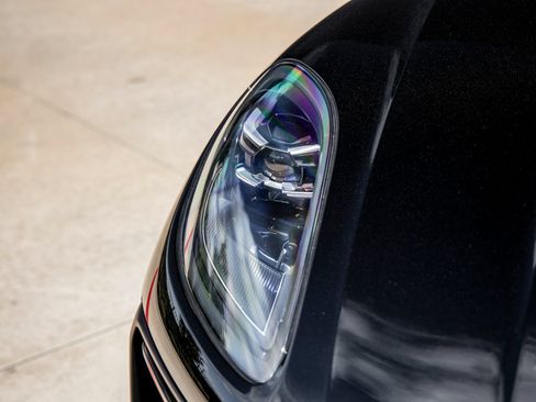 New 2026 Porsche Macan AWD/4WD image 18