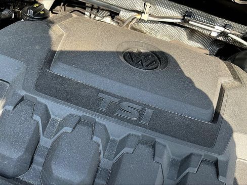 Used 2021 Volkswagen Tiguan SEL AWD/4WD image 33