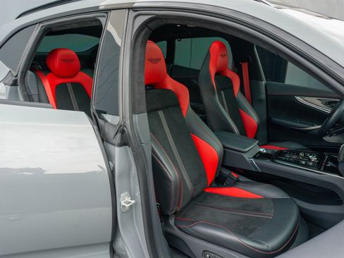 Used 2025 Aston Martin DBX 707 image 13