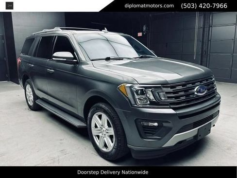 Used 2020 Ford Expedition XLT w/ Equipment Group 202A AWD/4WD image 9