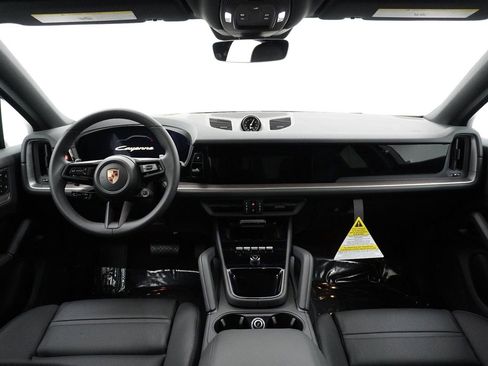 Used 2026 Porsche Cayenne Coupe AWD/4WD image 16