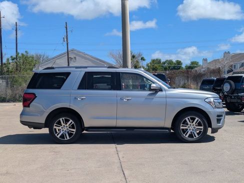 Used 2024 Ford Expedition Limited image 4