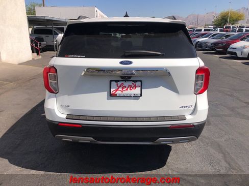 Used 2022 Ford Explorer XLT w/ Equipment Group 202A image 7