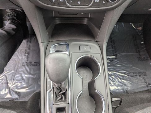 Used 2022 Chevrolet Equinox LT image 16