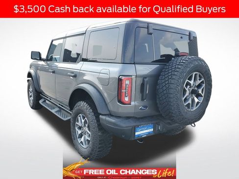 New 2025 Ford Bronco Badlands image 2