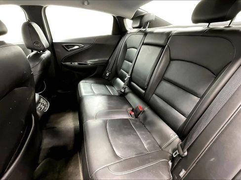 Used 2018 Chevrolet Malibu LT w/ Leather Package image 34