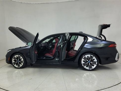 Used 2024 BMW i5 eDrive40i w/ Premium Package image 72