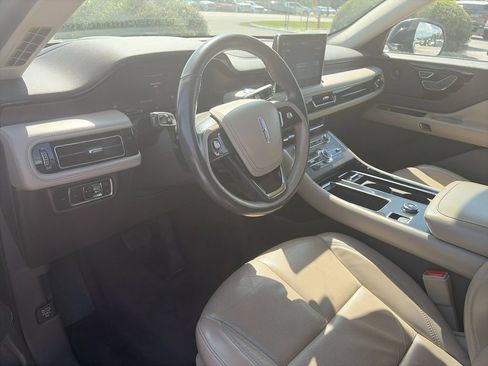 Used 2021 Lincoln Aviator Reserve RWD image 11