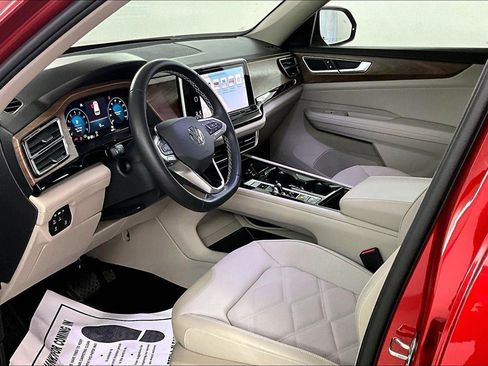 Used 2024 Volkswagen Atlas SE image 17