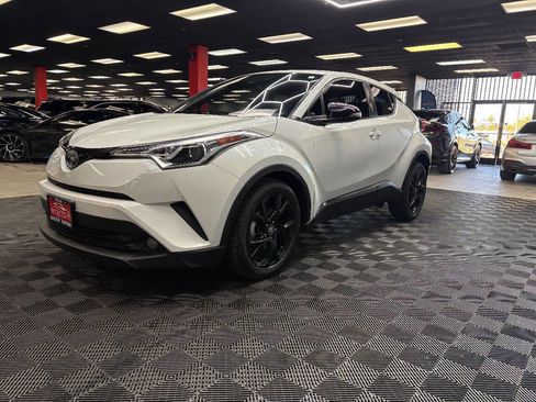 Used 2018 Toyota C-HR XLE image 5