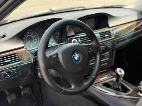 Used 2006 BMW 330i Sedan RWD image 10