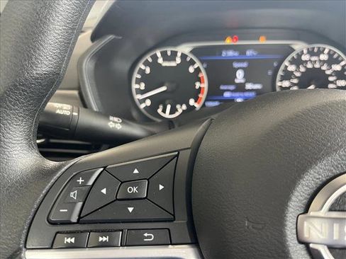 Used 2025 Nissan Altima 2.5 SV FWD image 20