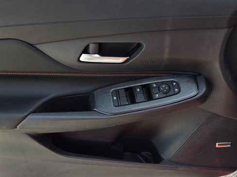 New 2026 Nissan Sentra SR FWD image 16