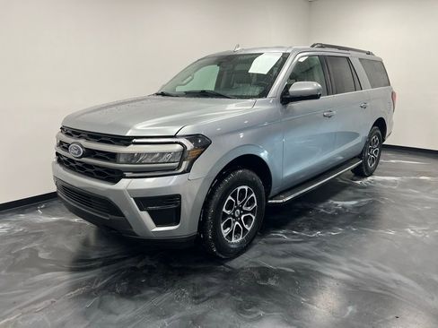 Used 2023 Ford Expedition Max XLT image 18