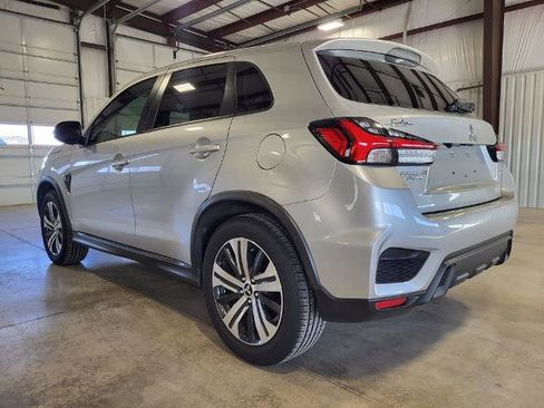 Used 2021 Mitsubishi Outlander Sport SE image 3