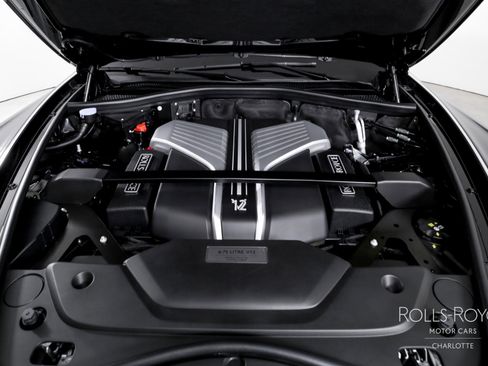 Certified 2025 Rolls-Royce Phantom Sedan image 38