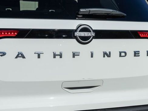 Used 2024 Nissan Pathfinder S image 5