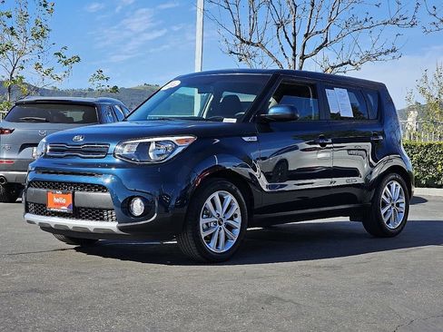 Used 2018 Kia Soul + image 7