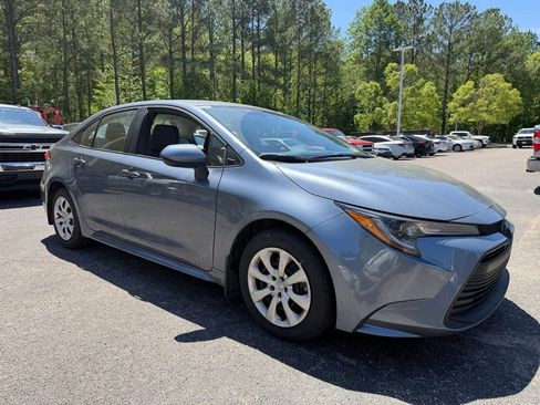 Used 2026 Toyota Corolla LE image 4