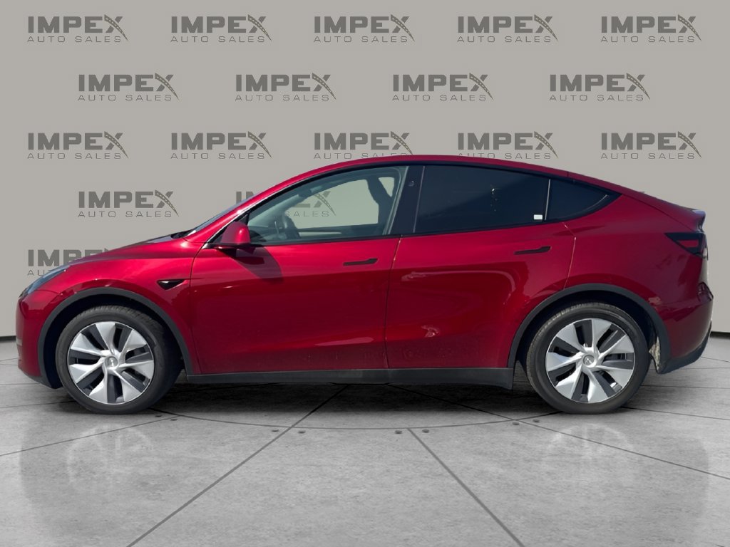 Used 2024 Tesla Model Y Long Range AWD/4WD image 2