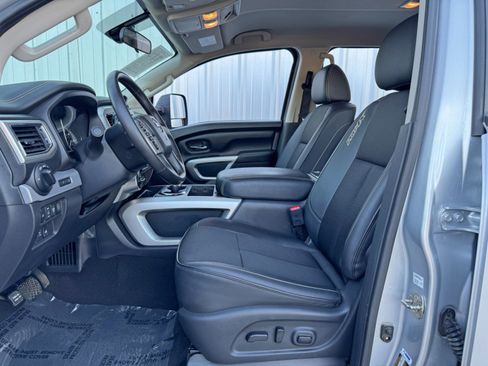 Used 2019 Nissan Titan PRO-4X w/ Pro-4x Utility Package image 14