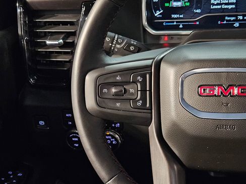 Used 2025 GMC Sierra 2500 AT4X image 29