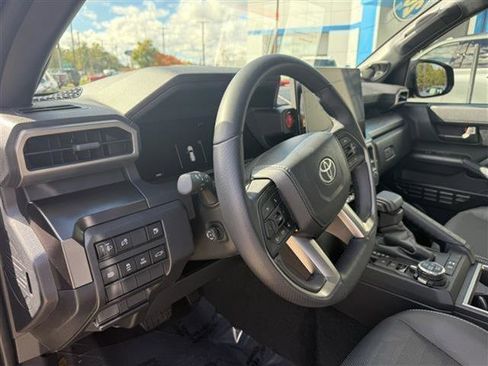 Used 2025 Toyota 4Runner TRD Off-Road Premium image 2