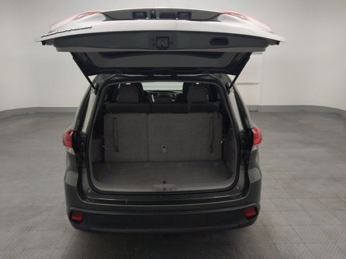Used 2018 Toyota Highlander LE FWD image 29