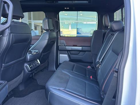 Used 2022 Ford F150 Lariat image 9