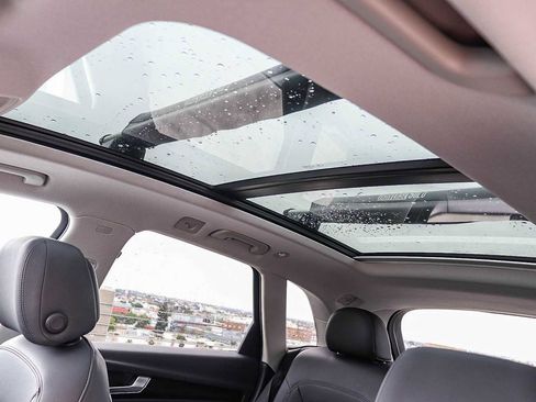 Used 2020 Audi Q5 e Premium Plus w/ Premium Plus Package image 38