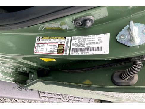 Used 2022 Toyota Tundra SR5 w/ SR5 Premium Package image 32