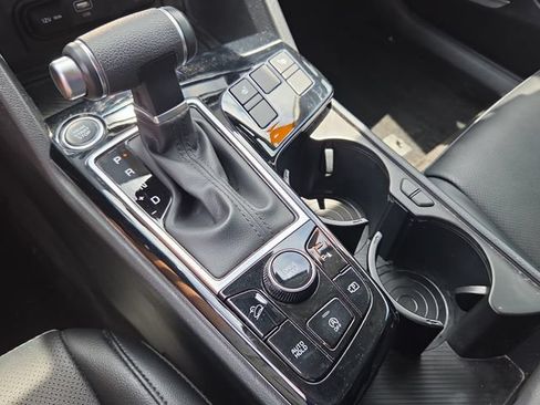 Used 2025 Kia Sportage EX FWD image 21