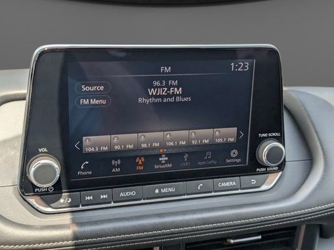 Used 2025 Nissan Rogue SV AWD/4WD image 21