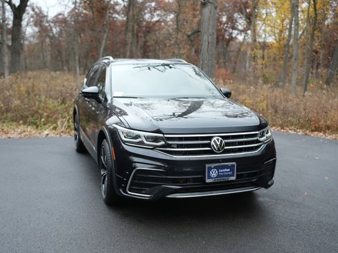 Certified 2023 Volkswagen Tiguan SEL R-Line image 2
