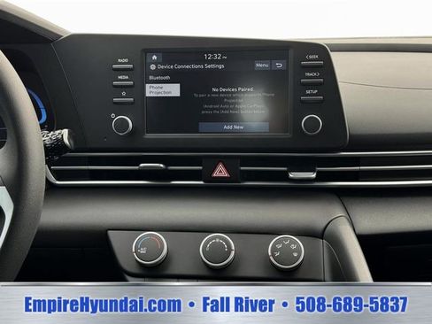 Used 2025 Hyundai Elantra SE FWD image 19