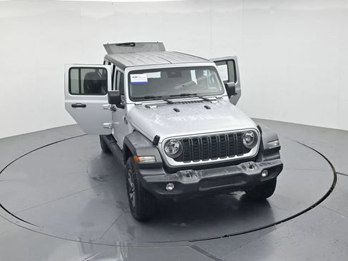 Used 2024 Jeep Wrangler Unlimited Rubicon AWD/4WD image 53