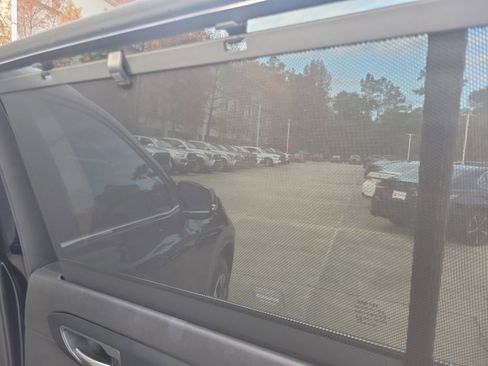 Certified 2023 Toyota Highlander XLE image 12