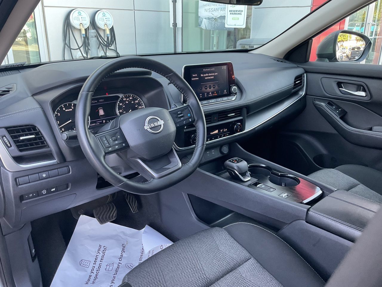 Used 2025 Nissan Rogue SV FWD image 10
